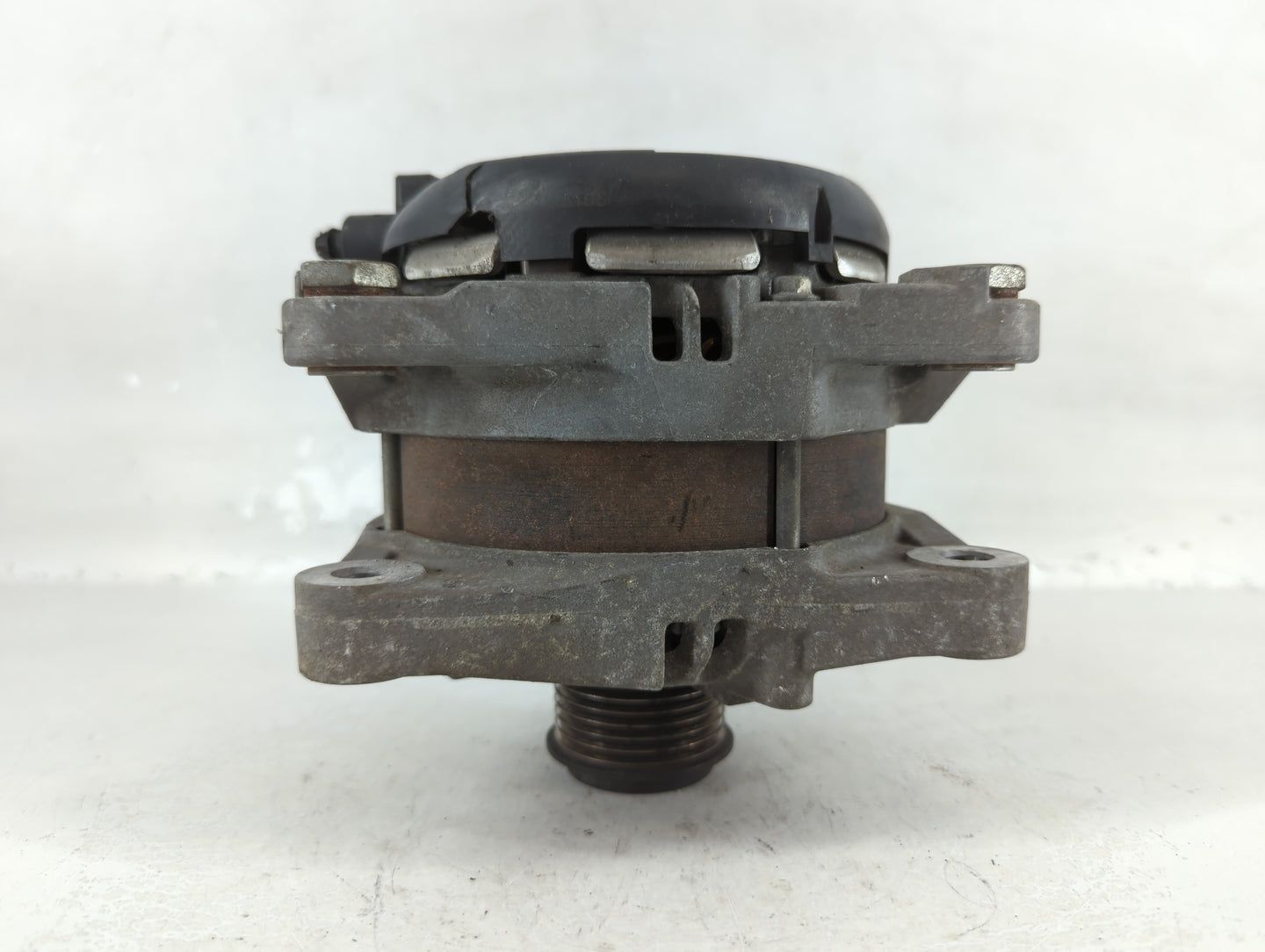 2017 Jaguar Xe Alternator Replacement Generator Charging Assembly Engine OEM P/N:GX73-10300-AB Fits OEM Used Auto Parts - Oe