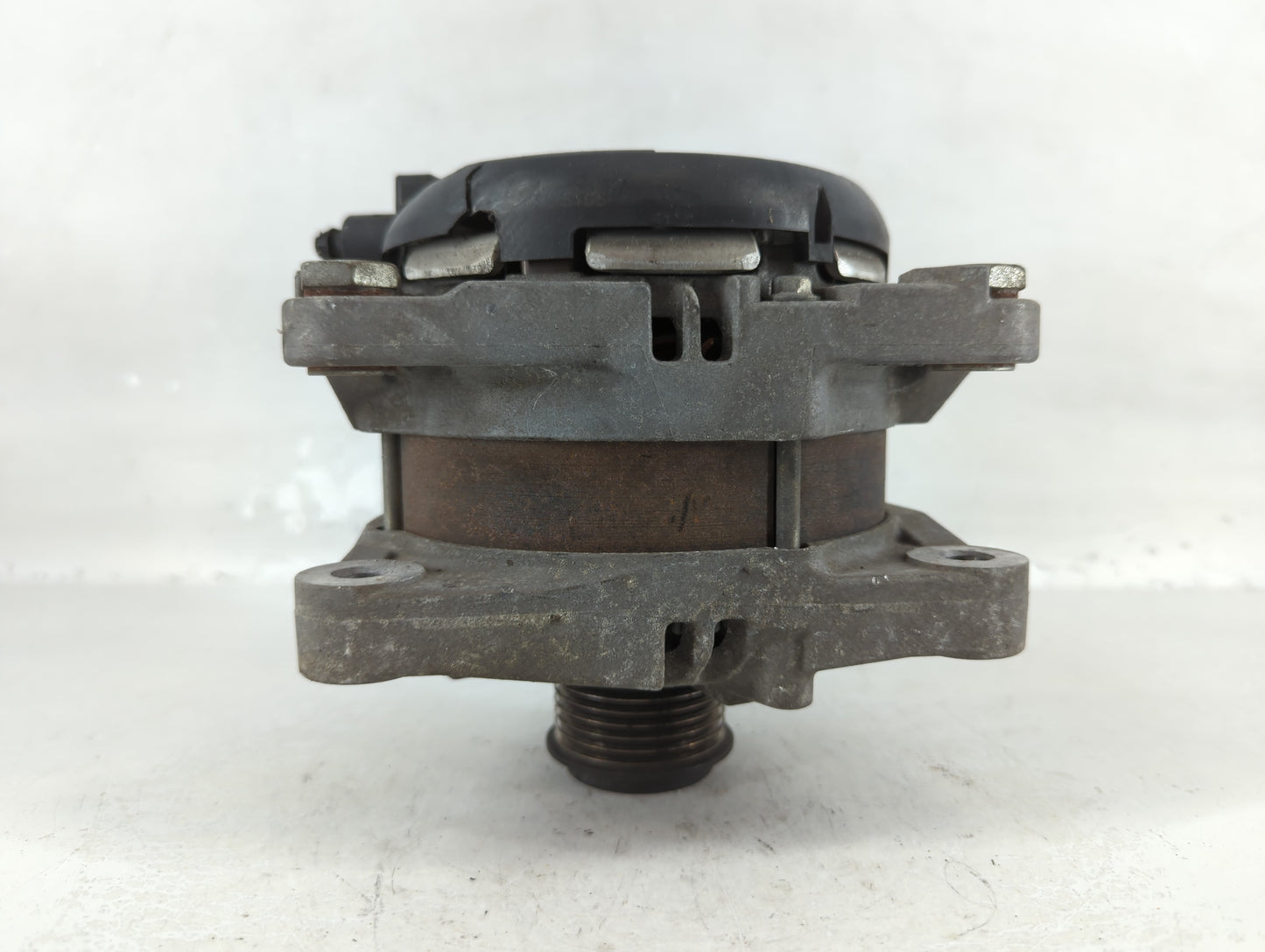2017 Jaguar Xe Alternator Replacement Generator Charging Assembly Engine OEM P/N:GX73-10300-AB Fits OEM Used Auto Parts - Oe