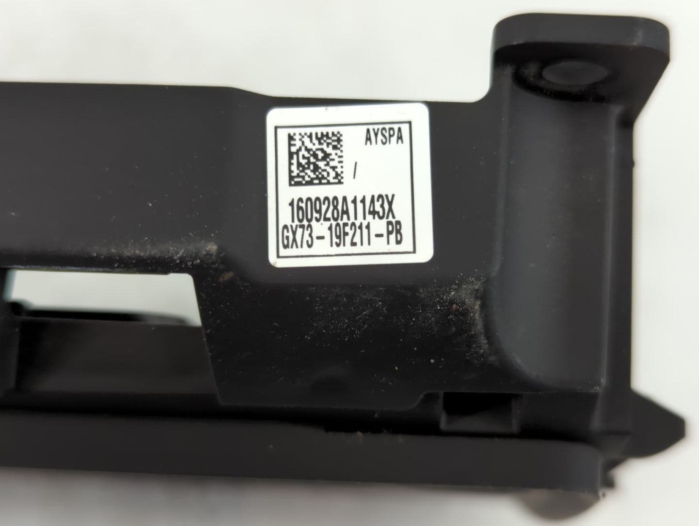 2017-2018 Jaguar Xe Radio AM FM Cd Player Receiver Replacement P/N:GX73-19F211-PB Fits Fits 2017 2018 OEM Used Auto Parts - 