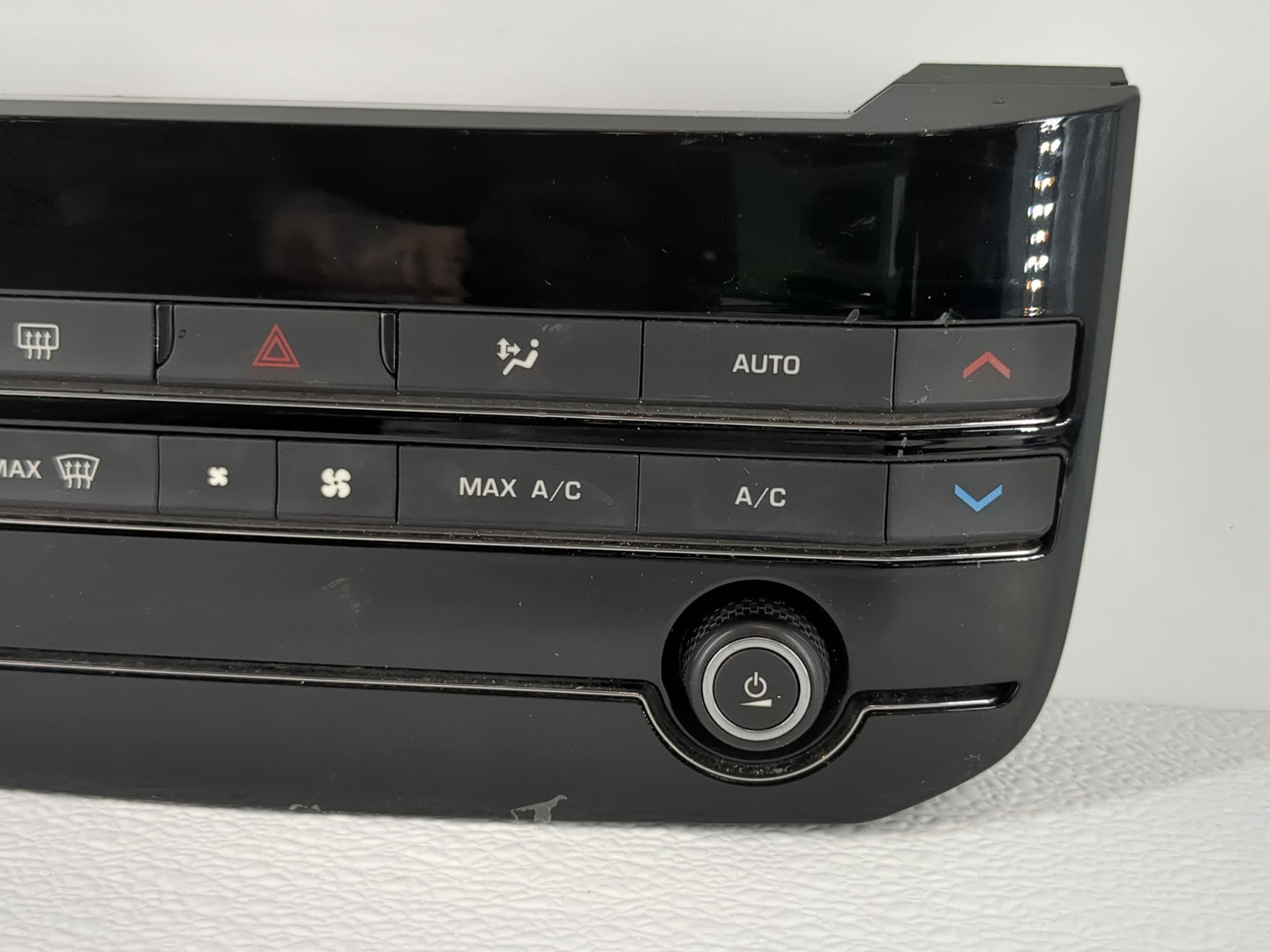 2016-2017 Jaguar Xf Climate Control Module Temperature AC/Heater Replacement P/N:GX63-18C858-LD Fits Fits 2016 2017 OEM Used