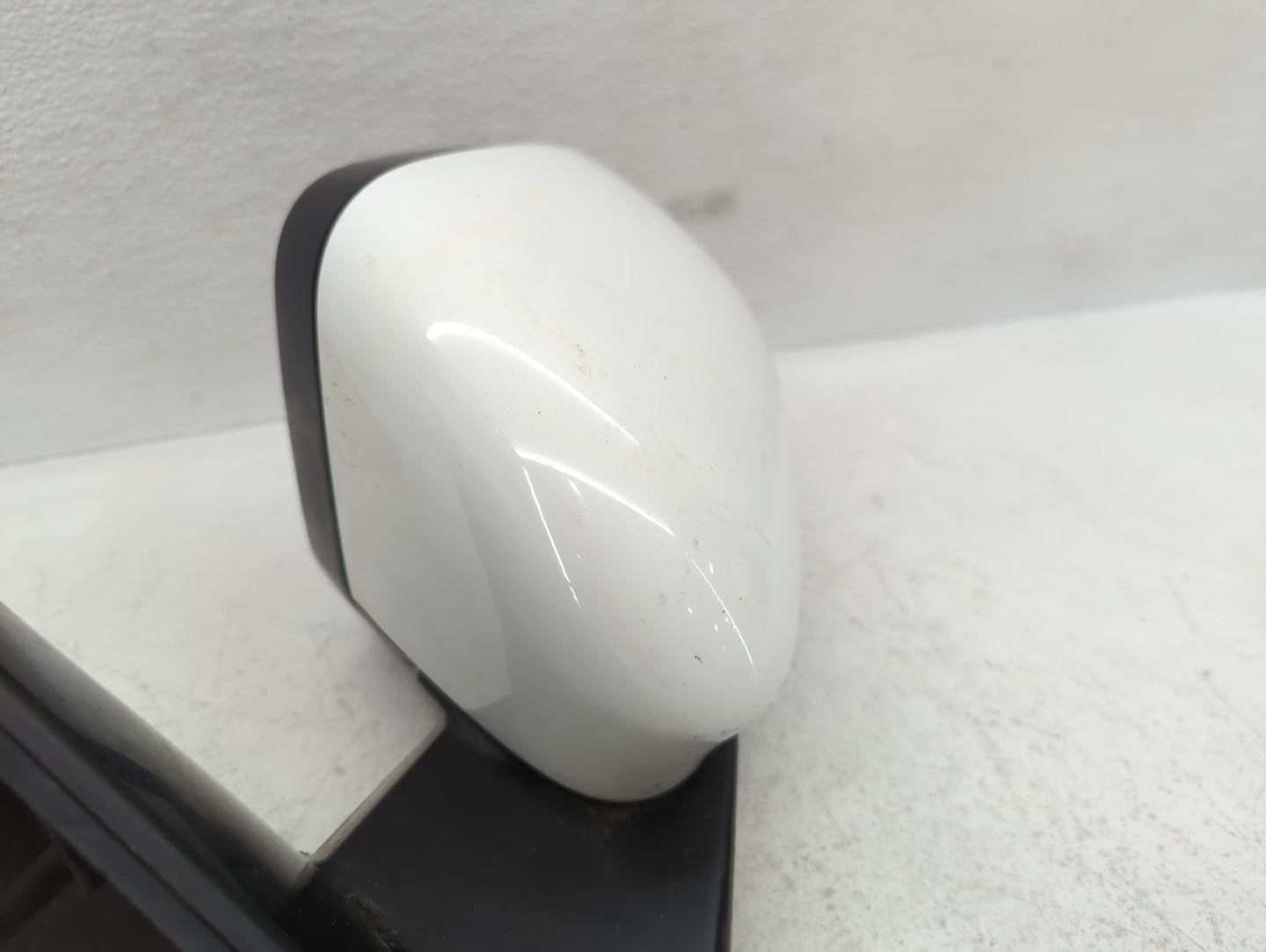 2017-2019 Jaguar Xf Driver Side View Mirror - Left Door Mirror OEM Used - Oemusedautoparts1.com