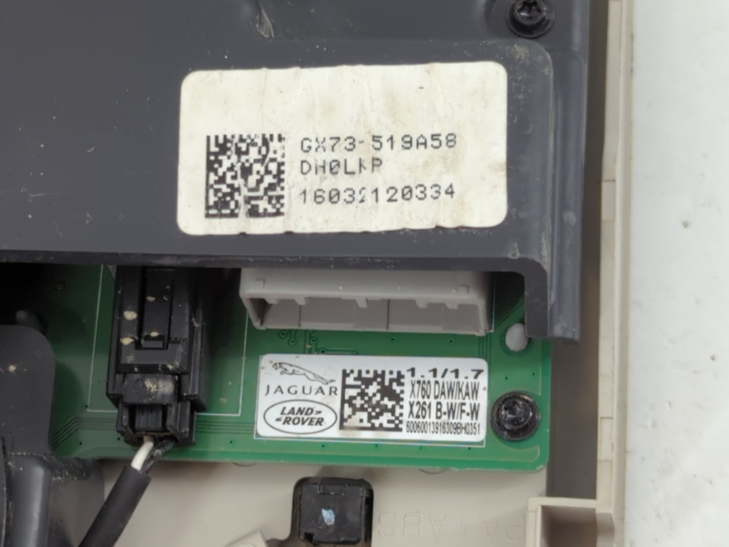 2016-2019 Jaguar Xf Overhead Roof Console 1118534 - Oemusedautoparts1.com
