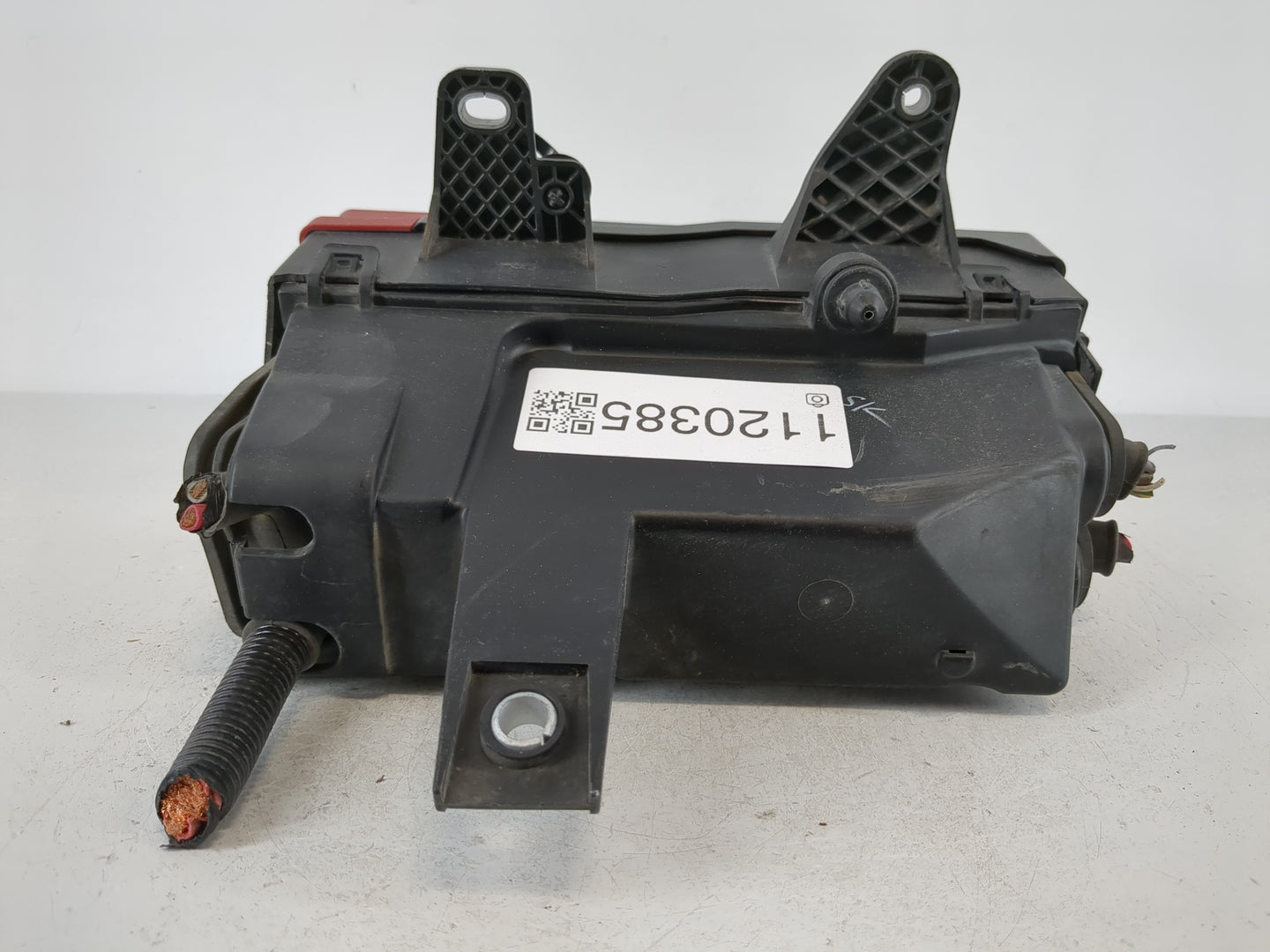 2017-2019 Jaguar Xf Fusebox Fuse Box Panel Relay Module P/N:GX73-14A076-AA Fits Fits 2017 2018 2019 OEM Used Auto Parts - Oe