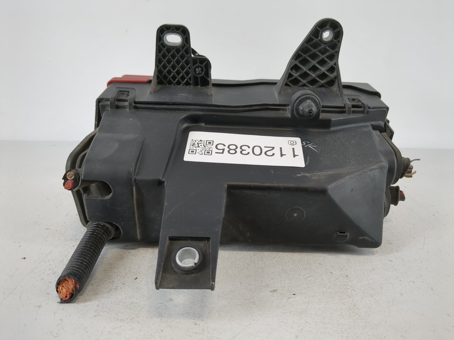 2017-2019 Jaguar Xf Fusebox Fuse Box Panel Relay Module P/N:GX73-14A076-AA Fits Fits 2017 2018 2019 OEM Used Auto Parts - Oe