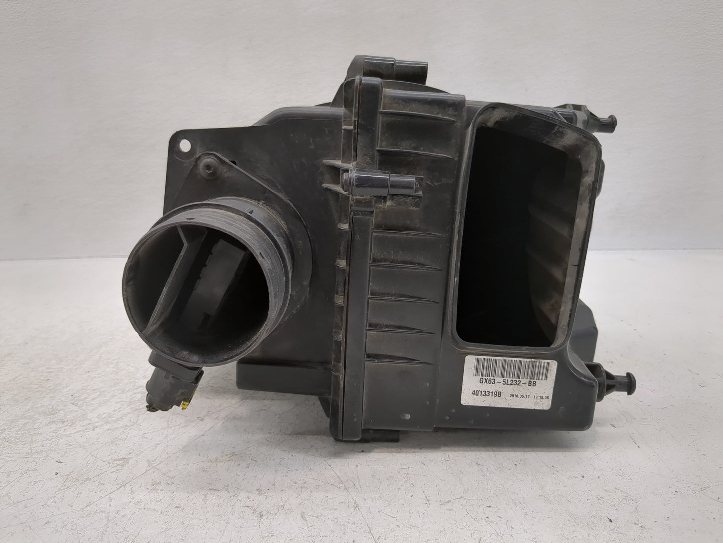2016-2019 Jaguar Xf Air Cleaner Intake-duct Hose Tube - Oemusedautoparts1.com