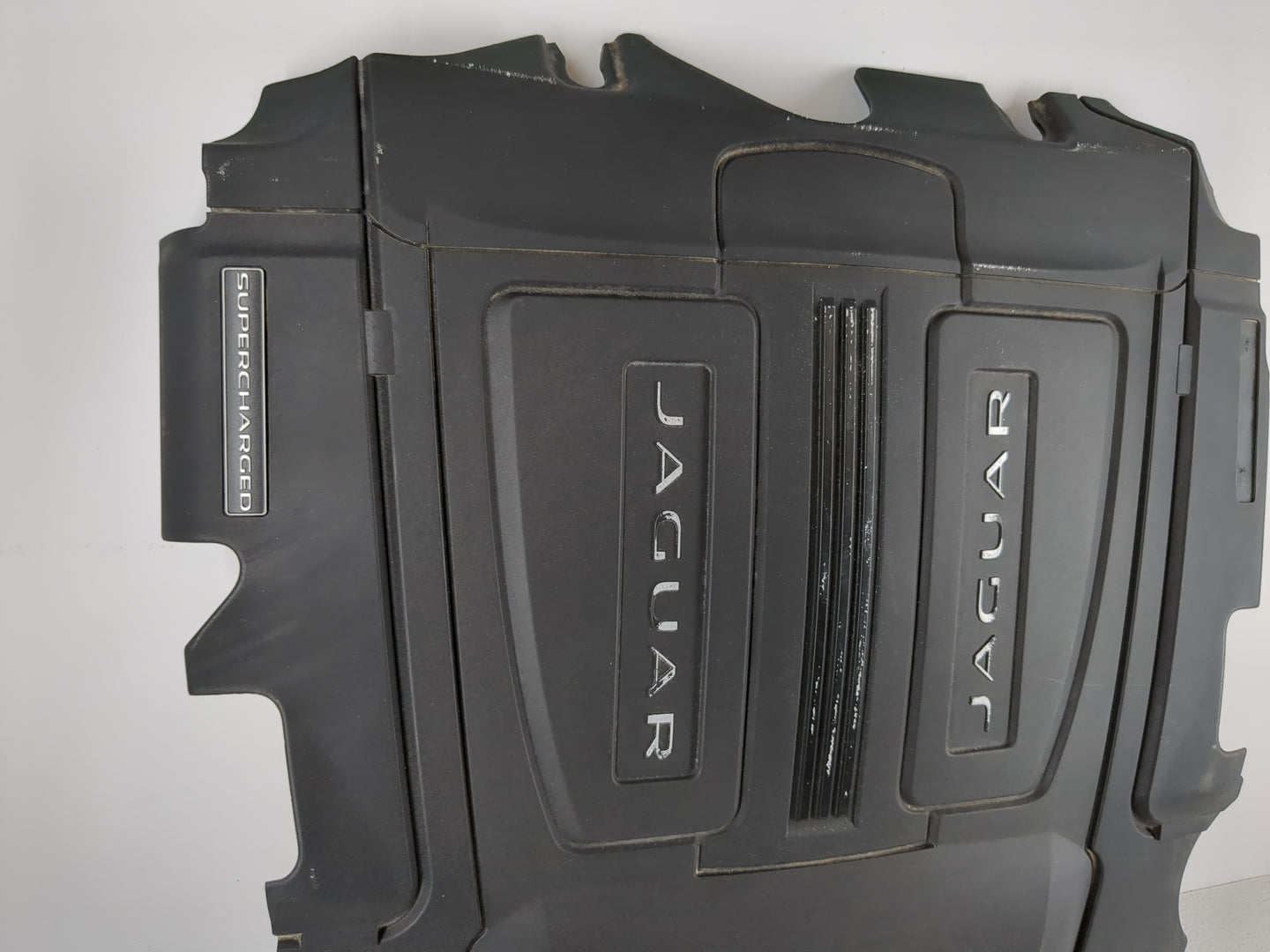 2017 Jaguar Xf Engine Cover - Oemusedautoparts1.com