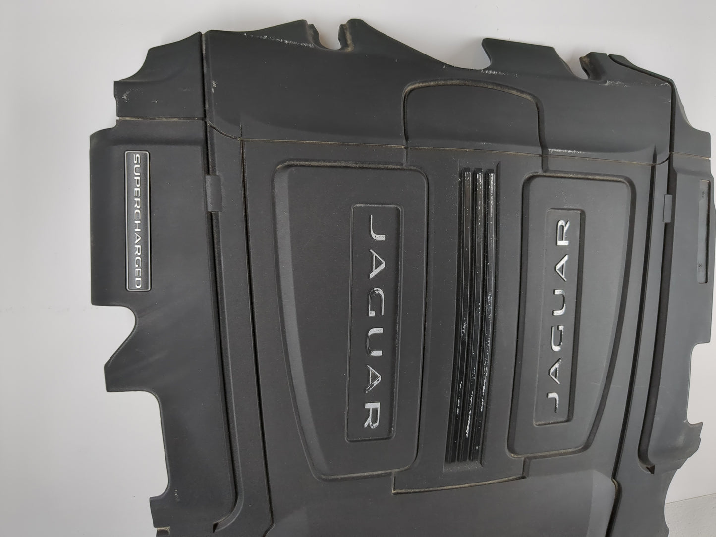 2017 Jaguar Xf Engine Cover - Oemusedautoparts1.com