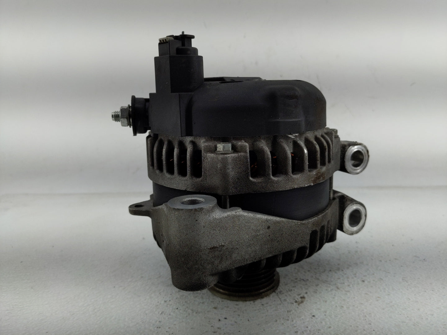 2010-2019 Jaguar Xf Alternator Replacement Generator Charging Assembly Engine OEM P/N:HK83-10300-AA Fits OEM Used Auto Parts