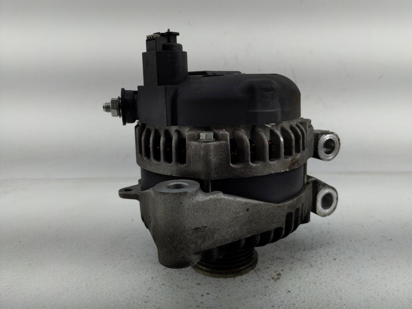 2010-2019 Jaguar Xf Alternator Replacement Generator Charging Assembly Engine OEM P/N:HK83-10300-AA Fits OEM Used Auto Parts