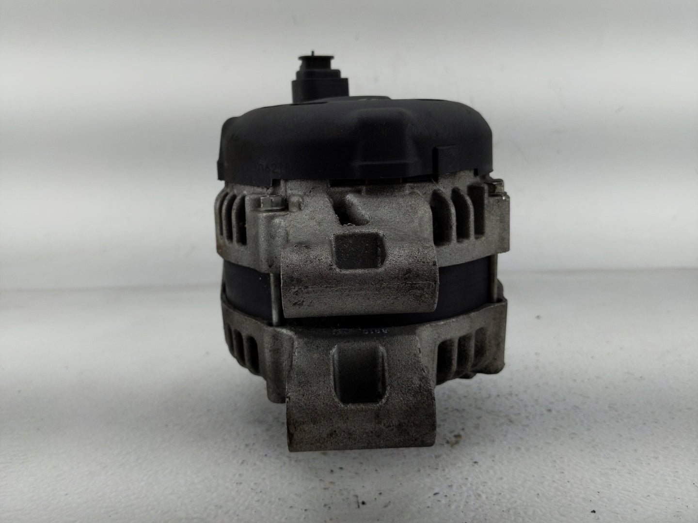 2010-2019 Jaguar Xf Alternator Replacement Generator Charging Assembly Engine OEM P/N:HK83-10300-AA Fits OEM Used Auto Parts