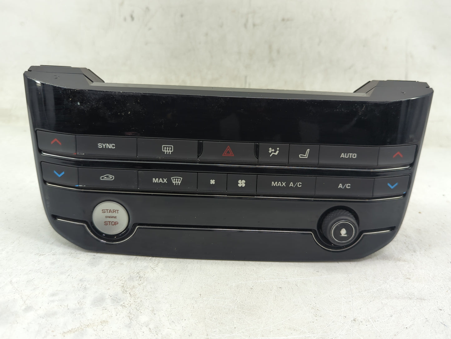 2017 Jaguar Xf Climate Control Module Temperature AC/Heater Replacement P/N:GX63-18C858-RE Fits OEM Used Auto Parts - Oemuse