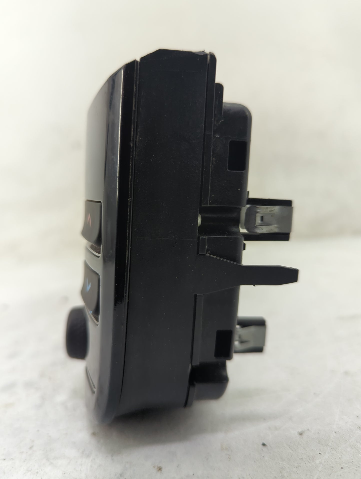 2017 Jaguar Xf Climate Control Module Temperature AC/Heater Replacement P/N:GX63-18C858-RE Fits OEM Used Auto Parts - Oemuse