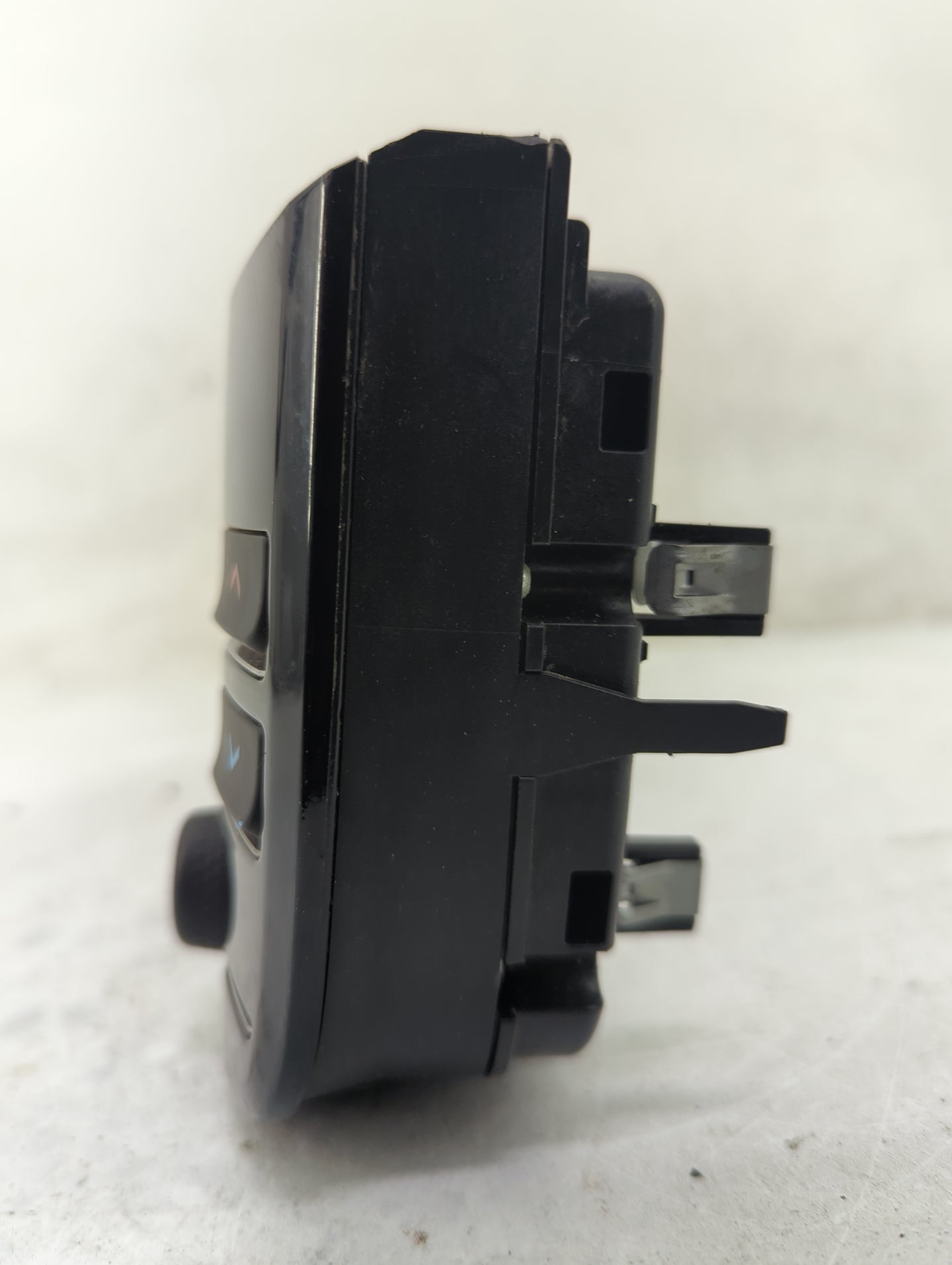 2017 Jaguar Xf Climate Control Module Temperature AC/Heater Replacement P/N:GX63-18C858-RE Fits OEM Used Auto Parts - Oemuse