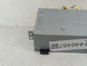 2016-2017 Jaguar Xf Radio AM FM Cd Player Receiver Replacement P/N:HX63-18K812-DB Fits Fits 2016 2017 2018 2019 OEM Used Auto Parts
