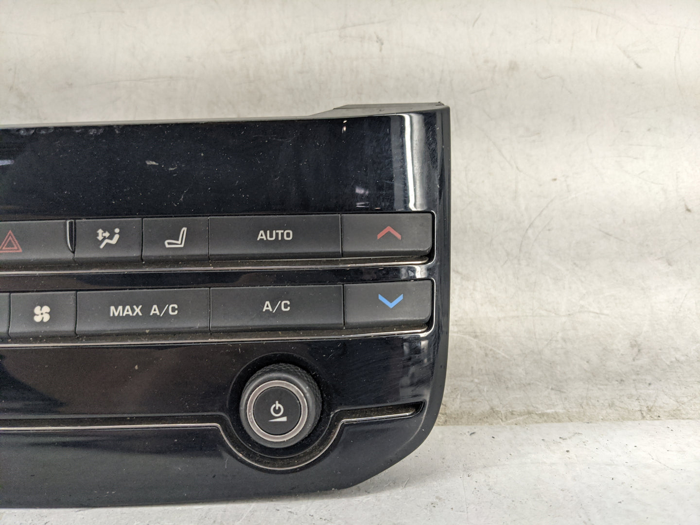 2017 Jaguar Xf Climate Control Module Temperature AC/Heater Replacement P/N:GX53-18C858-AJC 1504274Q472X Fits OEM Used Auto 