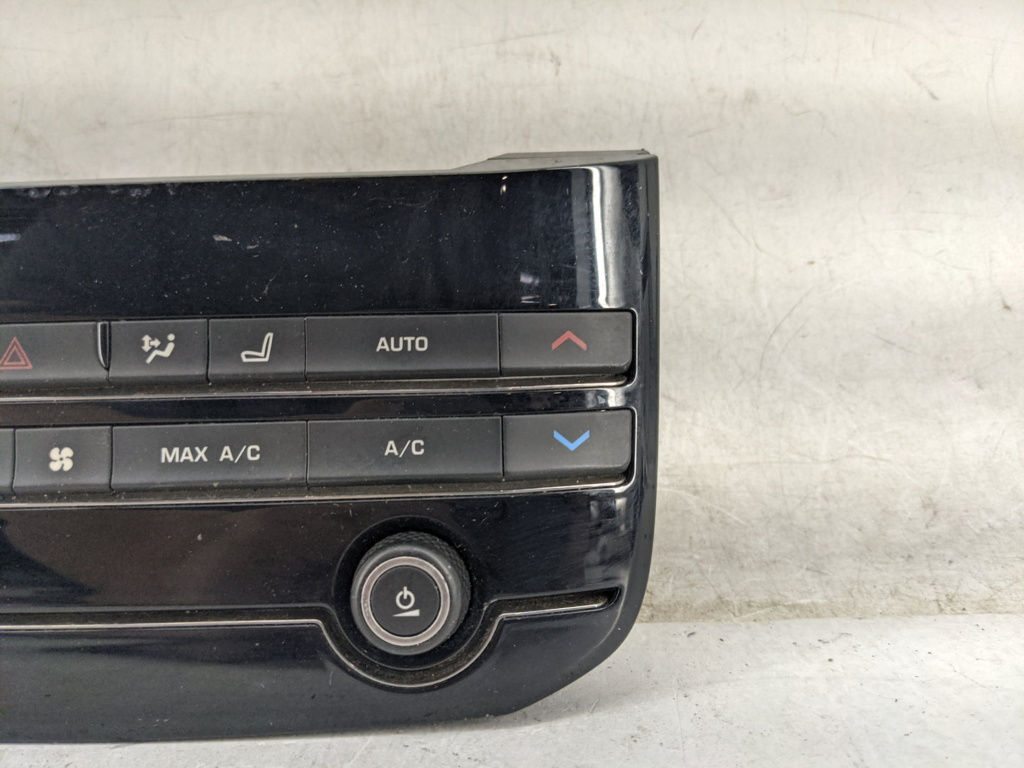 2017 Jaguar Xf Climate Control Module Temperature AC/Heater Replacement P/N:GX53-18C858-AJC 1504274Q472X Fits OEM Used Auto 