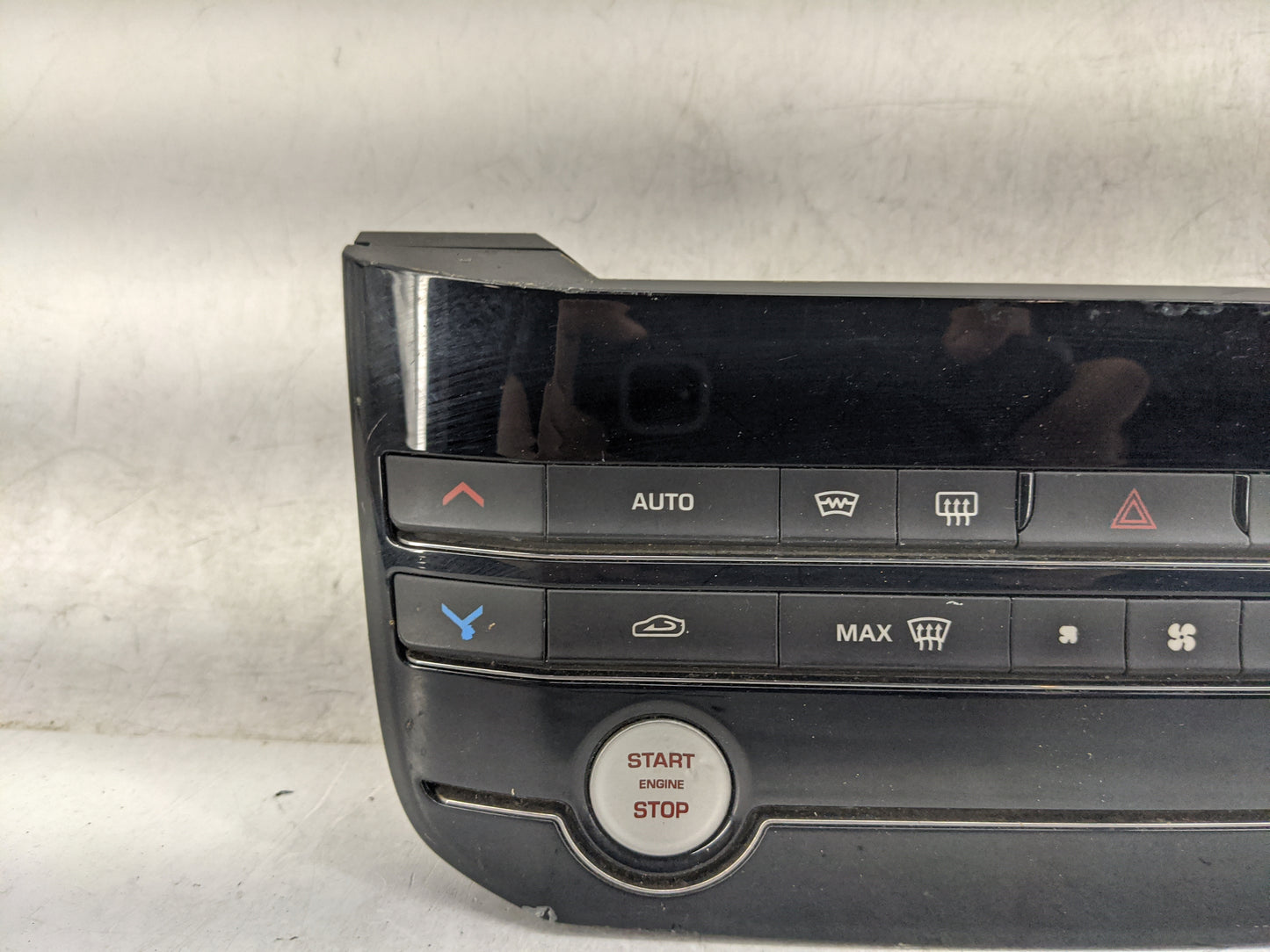 2017 Jaguar Xf Climate Control Module Temperature AC/Heater Replacement P/N:GX53-18C858-AJC 1504274Q472X Fits OEM Used Auto 