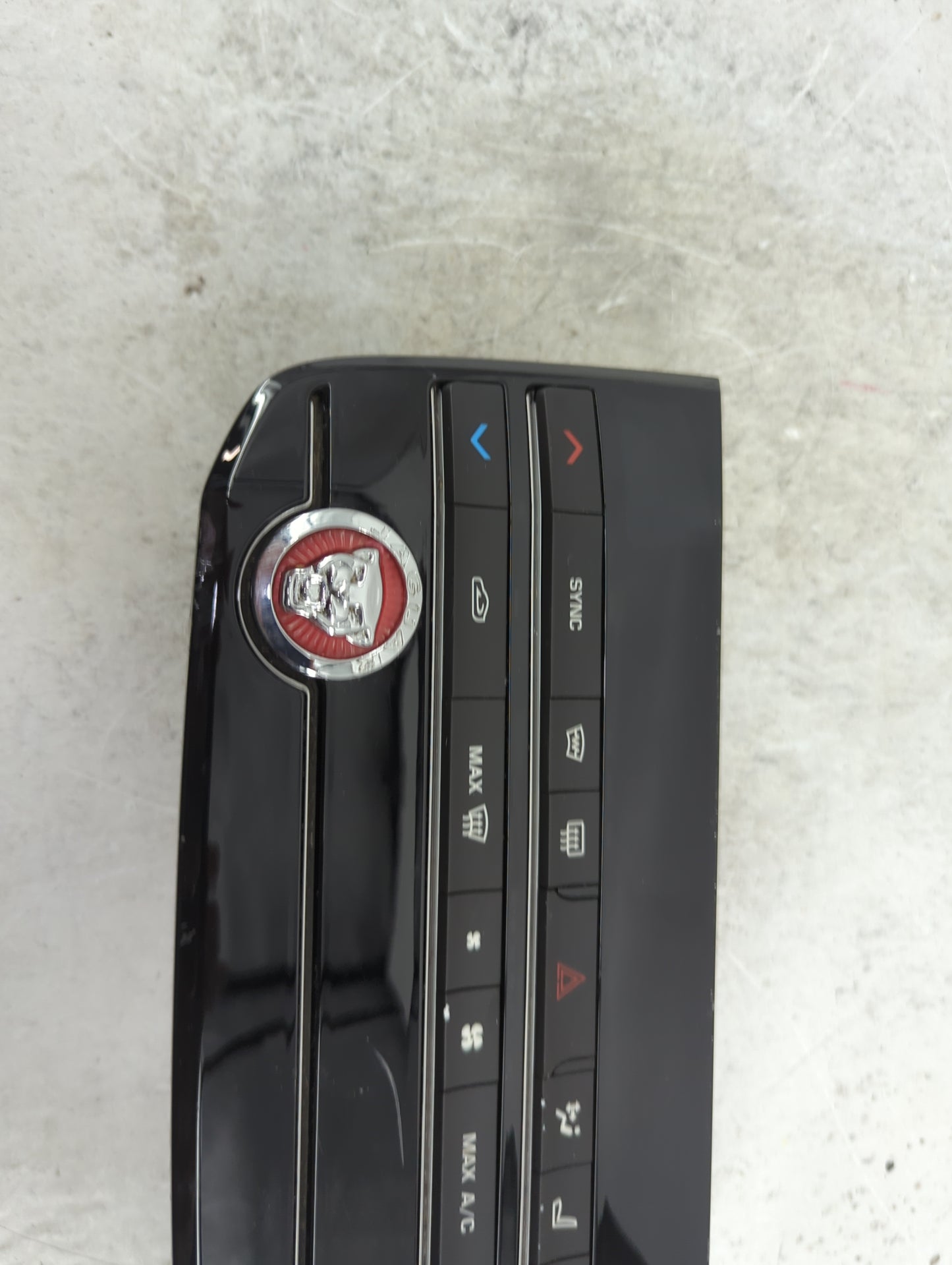 2016-2017 Jaguar Xf Climate Control Module Temperature AC/Heater Replacement P/N:GX63-18C858-SD 160301A0522X Fits Fits 2016 