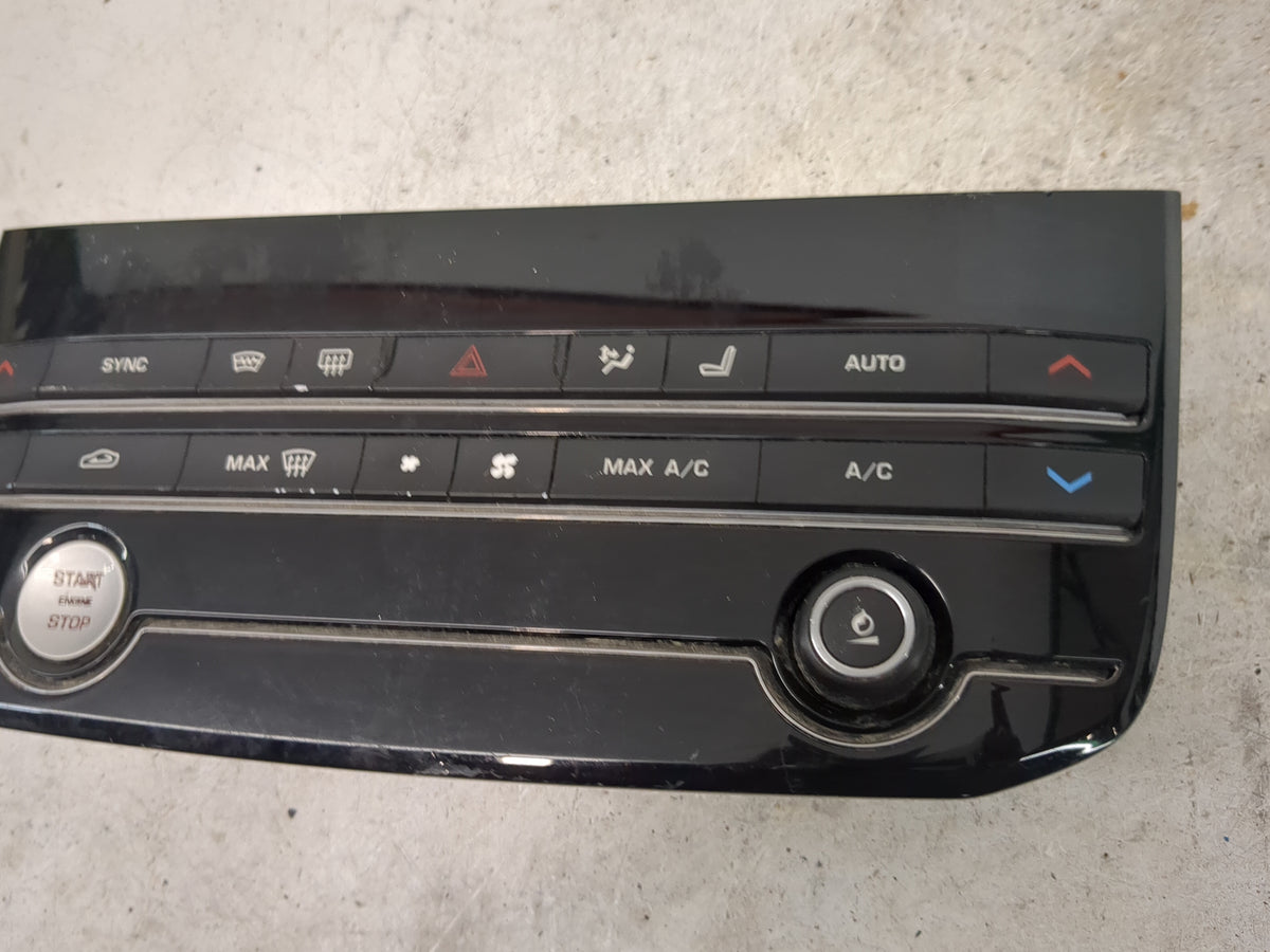2016-2017 Jaguar Xf Climate Control Module Temperature AC/Heater Replacement P/N:GX63-18C858-SD 160318A1316X Fits Fits 2016 