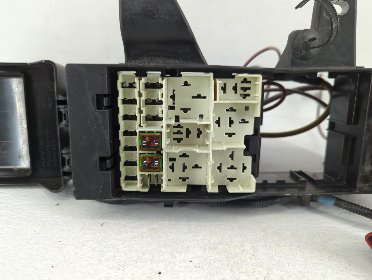 2016-2019 Jaguar Xf Fusebox Fuse Box Panel Relay Module P/N:GX73-14A076-AA GX73-14A076-DA Fits Fits 2016 2017 2018 2019 OEM 