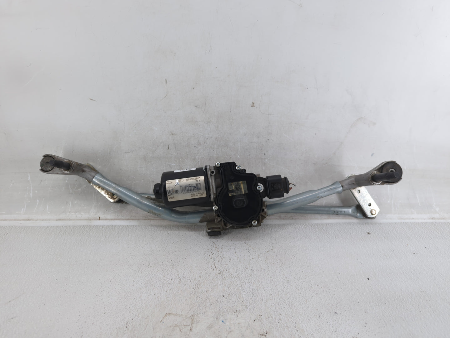 2017 Jaguar Xf Front Windshield Wiper Motor P/N:W000060842 Fits OEM Used Auto Parts - Oemusedautoparts1.com