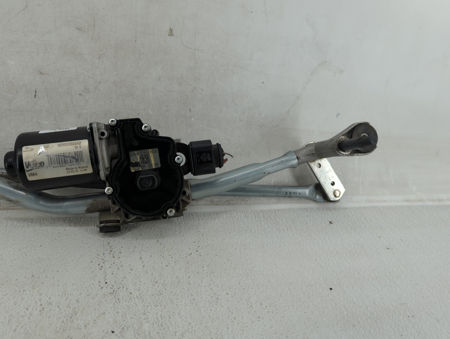 2017 Jaguar Xf Front Windshield Wiper Motor P/N:W000060842 Fits OEM Used Auto Parts - Oemusedautoparts1.com