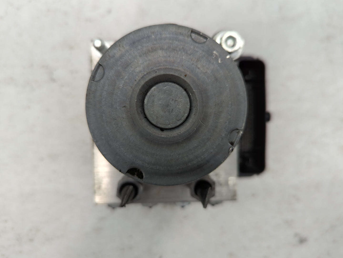 2016-2017 Jaguar Xf ABS Pump Control Module Replacement P/N:HX73-14F447-AF Fits Fits 2016 2017 OEM Used Auto Parts - Oemused