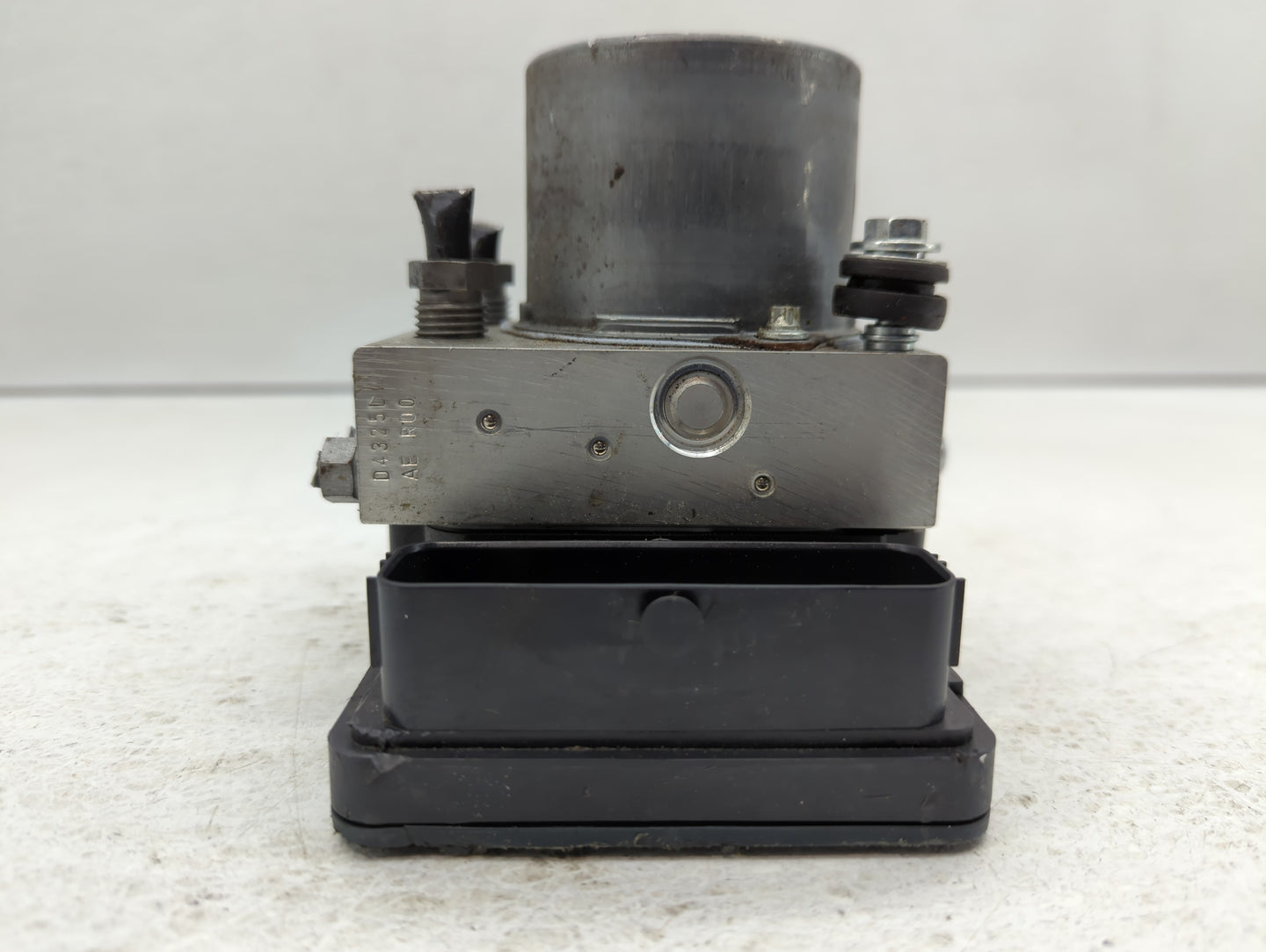 2016-2017 Jaguar Xf ABS Pump Control Module Replacement P/N:HX73-14F447-AF Fits Fits 2016 2017 OEM Used Auto Parts - Oemused