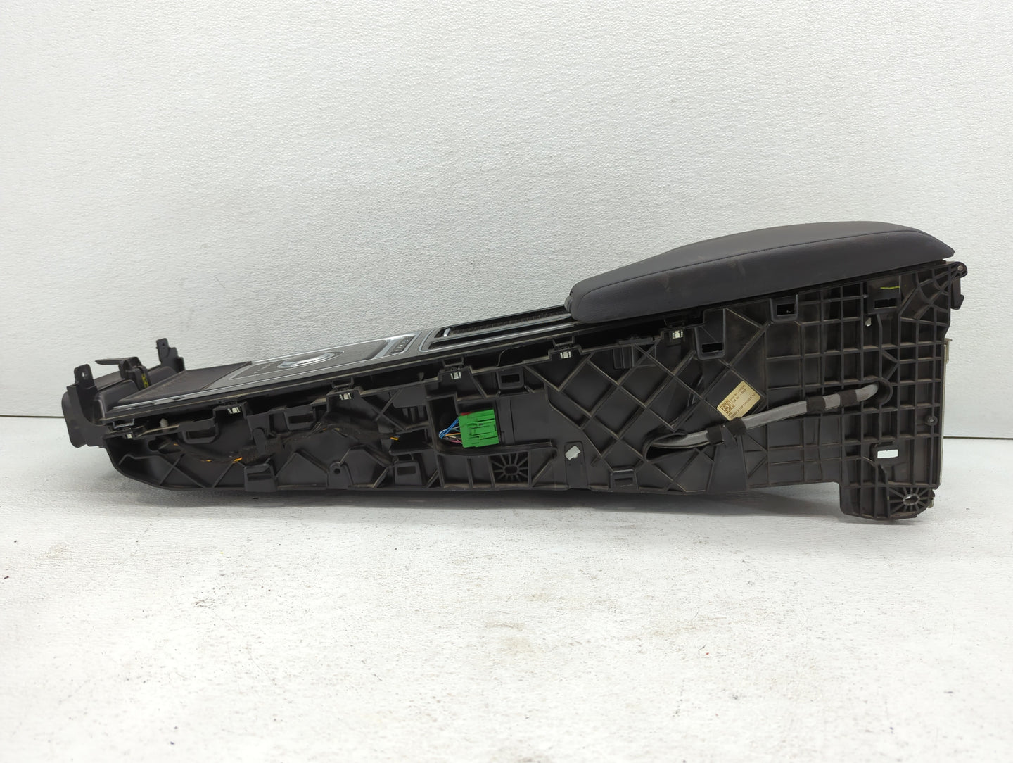 2016-2019 Jaguar Xf Center Floor Console P/N:AH42-15K603-AA Fits Fits 2016 2017 2018 2019 OEM Used Auto Parts - Oemusedautop