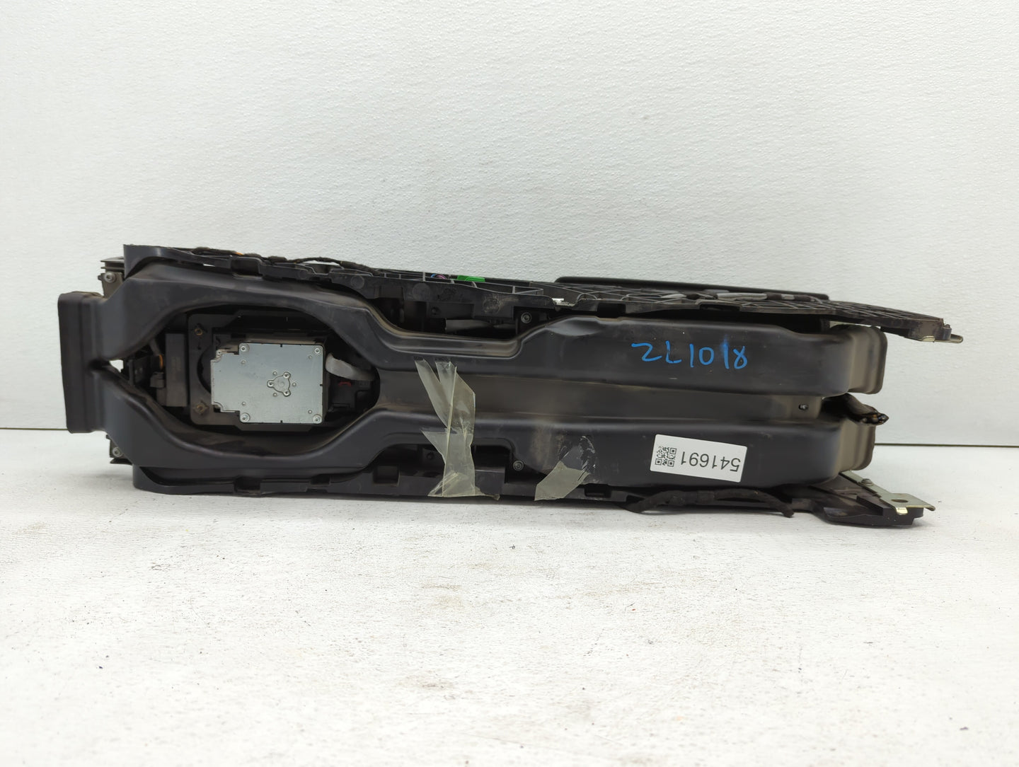 2016-2019 Jaguar Xf Center Floor Console P/N:AH42-15K603-AA Fits Fits 2016 2017 2018 2019 OEM Used Auto Parts - Oemusedautop