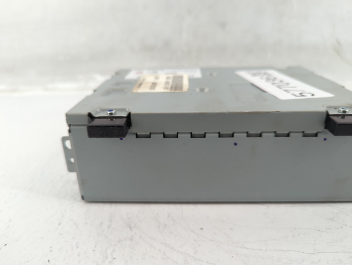 2016-2017 Jaguar Xf Am Fm Cd Player Radio Receiver - Oemusedautoparts1.com