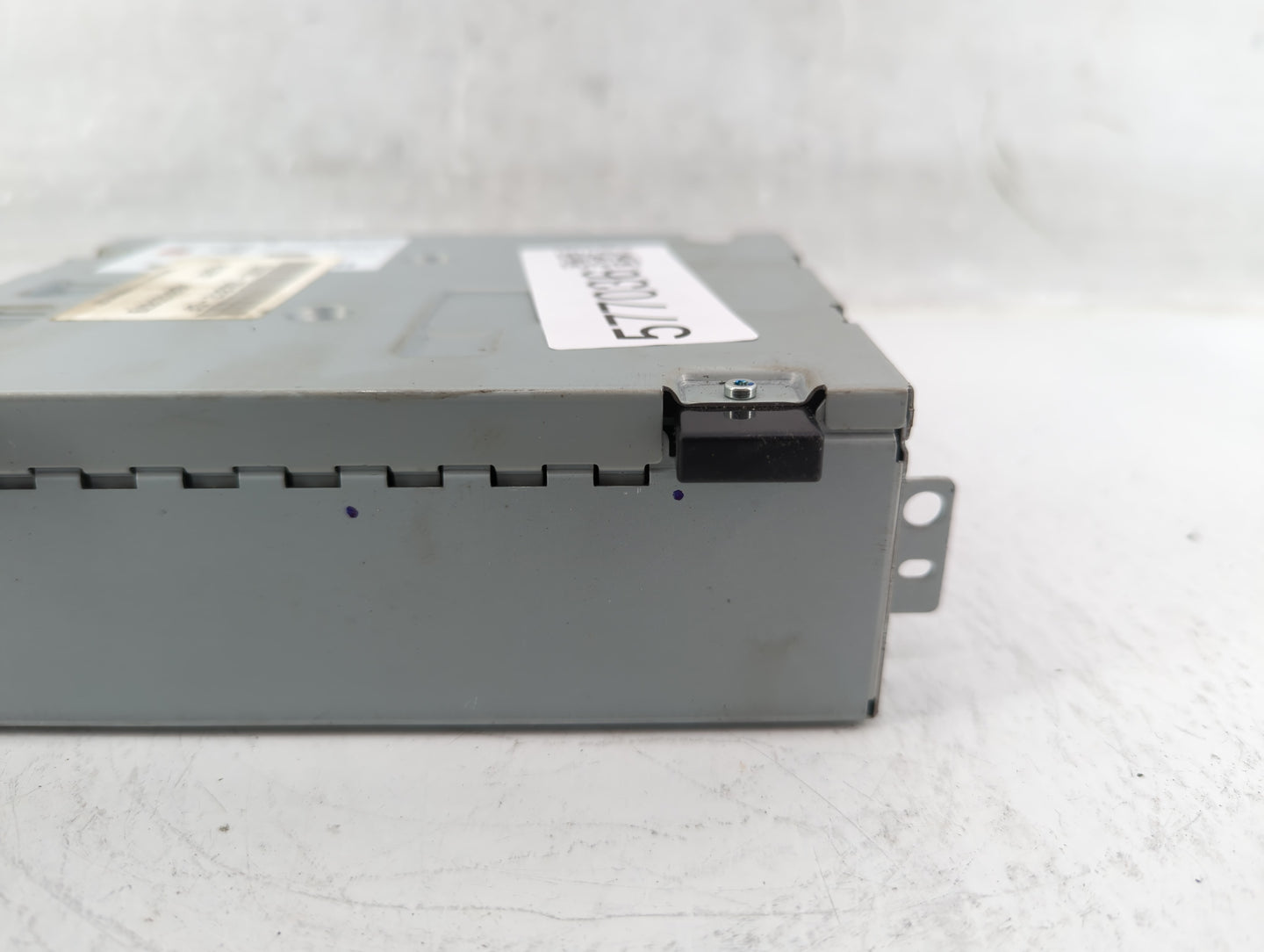 2016-2017 Jaguar Xf Am Fm Cd Player Radio Receiver - Oemusedautoparts1.com
