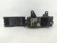 2016-2019 Jaguar Xf Fusebox Fuse Box Panel Relay Module P/N:GX73-14A076-AA Fits Fits 2016 2017 2018 2019 OEM Used Auto Parts