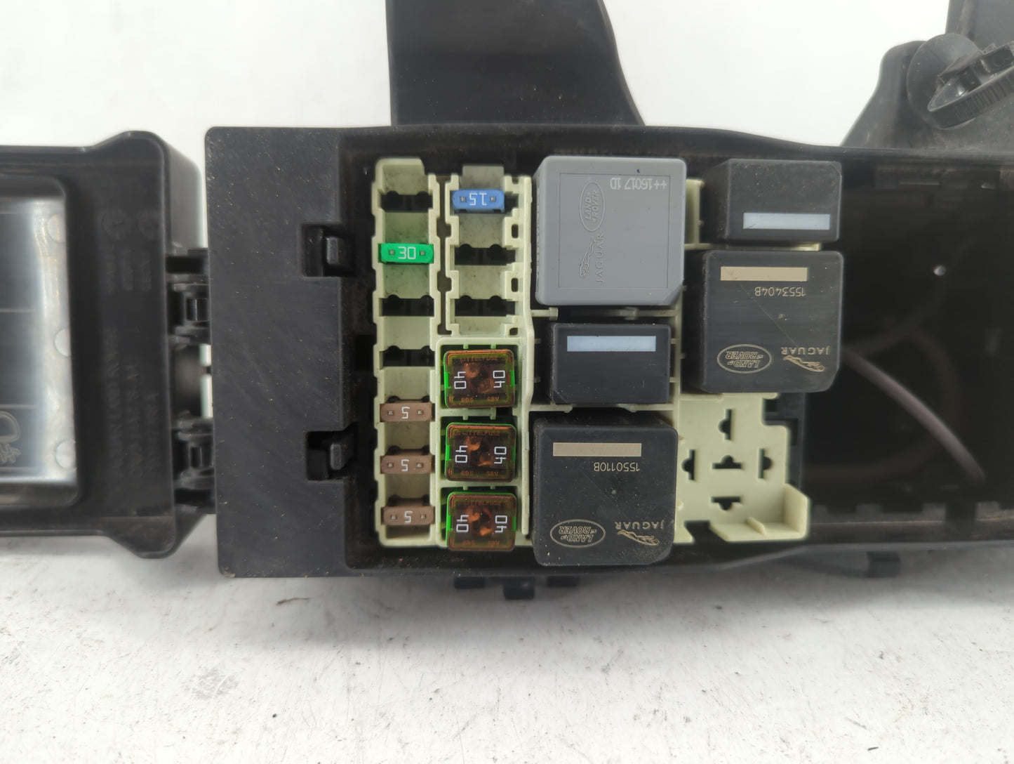 2016-2019 Jaguar Xf Fusebox Fuse Box Panel Relay Module P/N:GX73-14A076-AA Fits Fits 2016 2017 2018 2019 OEM Used Auto Parts