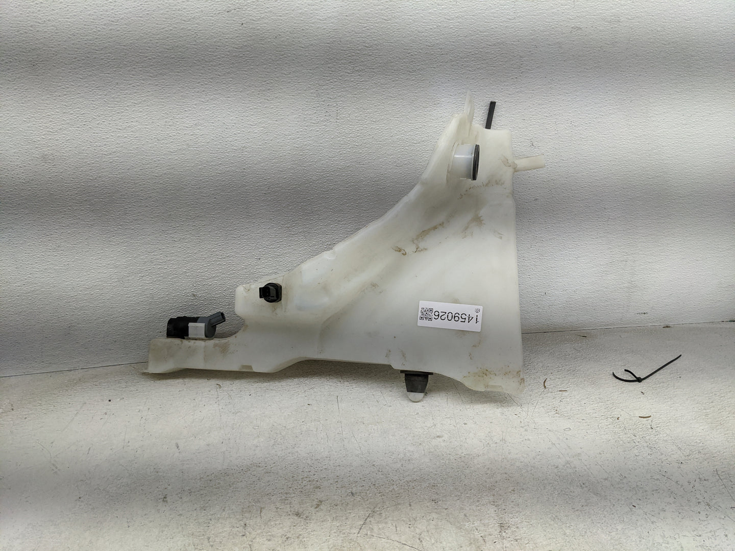 2010-2019 Jaguar Xj Windshield Washer Fluid Reservoir Bottle Oem 1459026 - Oemusedautoparts1.com