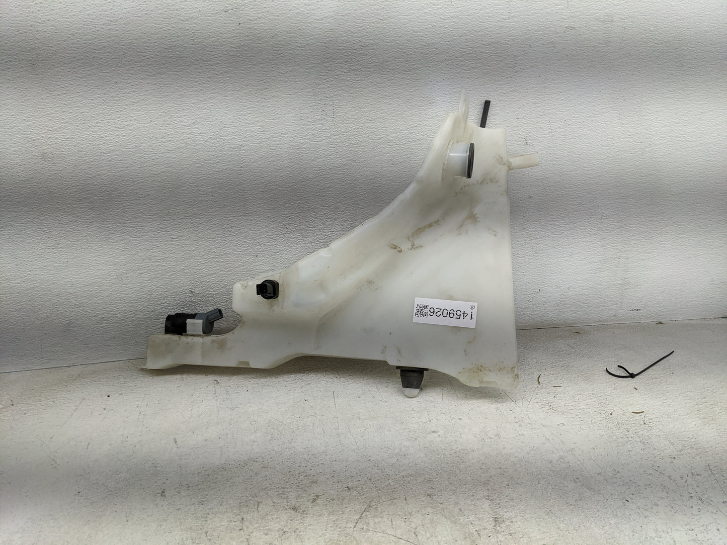 2010-2019 Jaguar Xj Windshield Washer Fluid Reservoir Bottle Oem 1459026 - Oemusedautoparts1.com