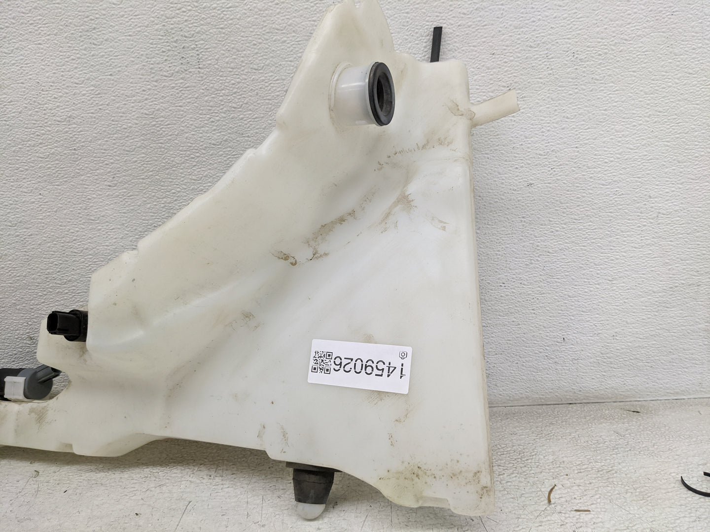 2010-2019 Jaguar Xj Windshield Washer Fluid Reservoir Bottle Oem 1459026 - Oemusedautoparts1.com