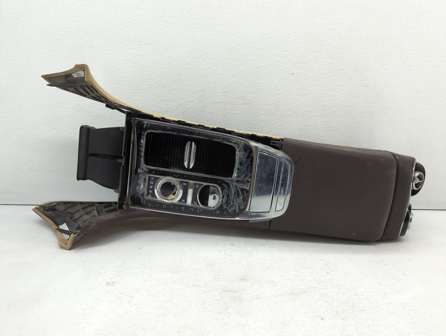 2017 Jaguar Xj Center Floor Console P/N:FW93-18D687-DE Fits OEM Used Auto Parts - Oemusedautoparts1.com
