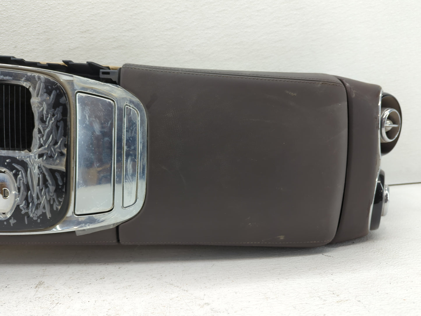 2017 Jaguar Xj Center Floor Console P/N:FW93-18D687-DE Fits OEM Used Auto Parts - Oemusedautoparts1.com