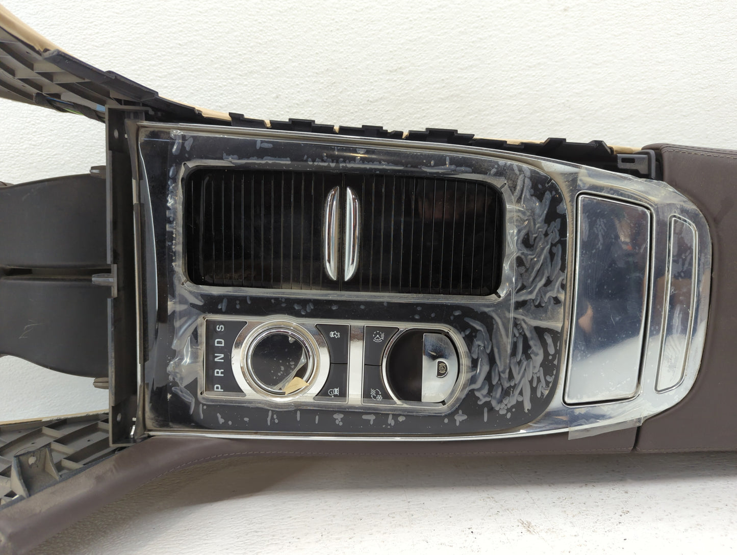 2017 Jaguar Xj Center Floor Console P/N:FW93-18D687-DE Fits OEM Used Auto Parts - Oemusedautoparts1.com