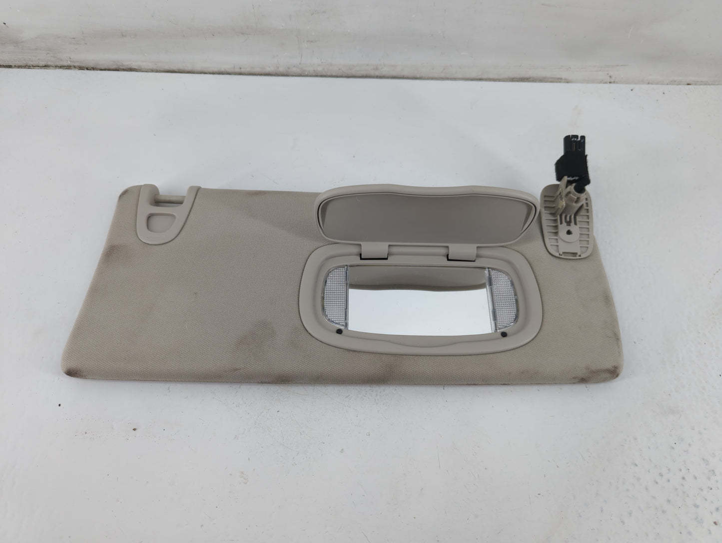 2014-2018 Jeep Cherokee Sun Visor Shade Replacement Passenger Right Mirror Fits Fits 2014 2015 2016 2017 2018 OEM Used Auto 