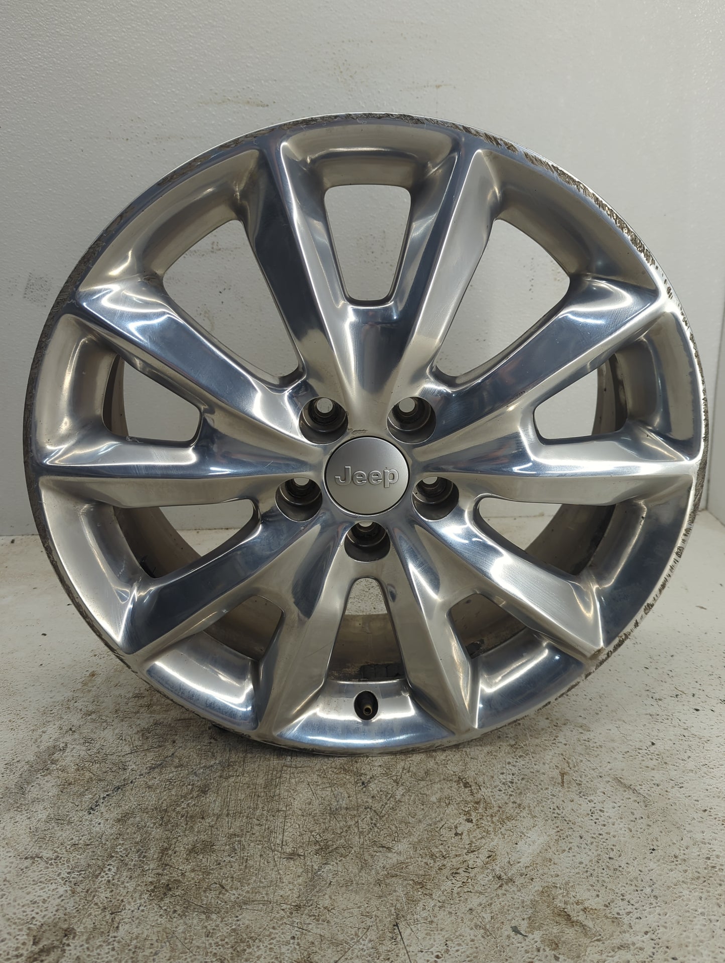 2014-2018 Jeep Cherokee Oem Wheel Rim - Oemusedautoparts1.com