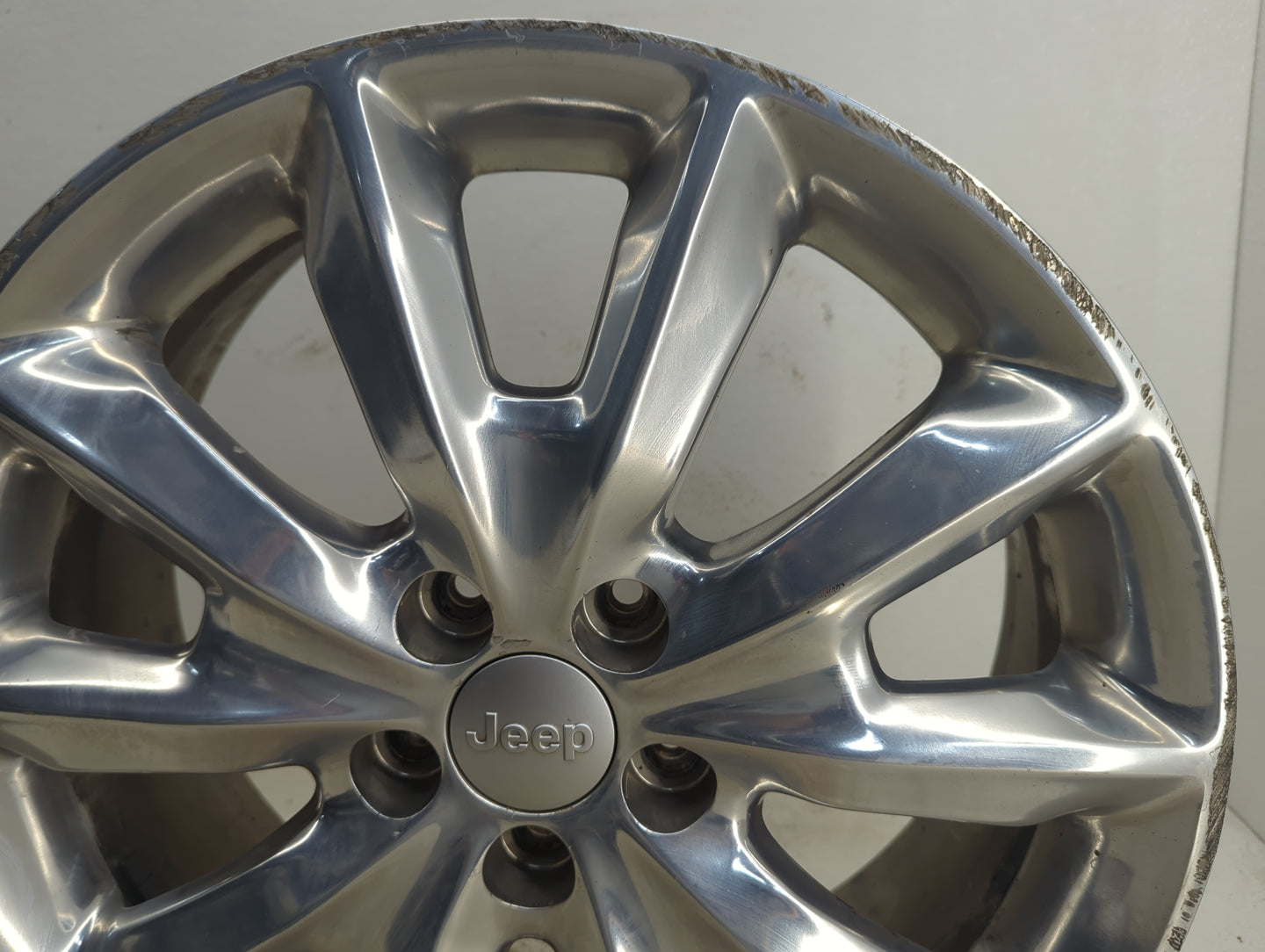 2014-2018 Jeep Cherokee Oem Wheel Rim - Oemusedautoparts1.com