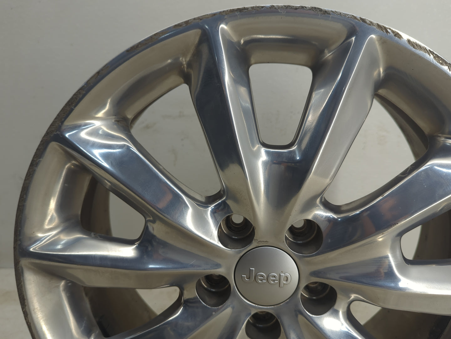 2014-2018 Jeep Cherokee Oem Wheel Rim - Oemusedautoparts1.com