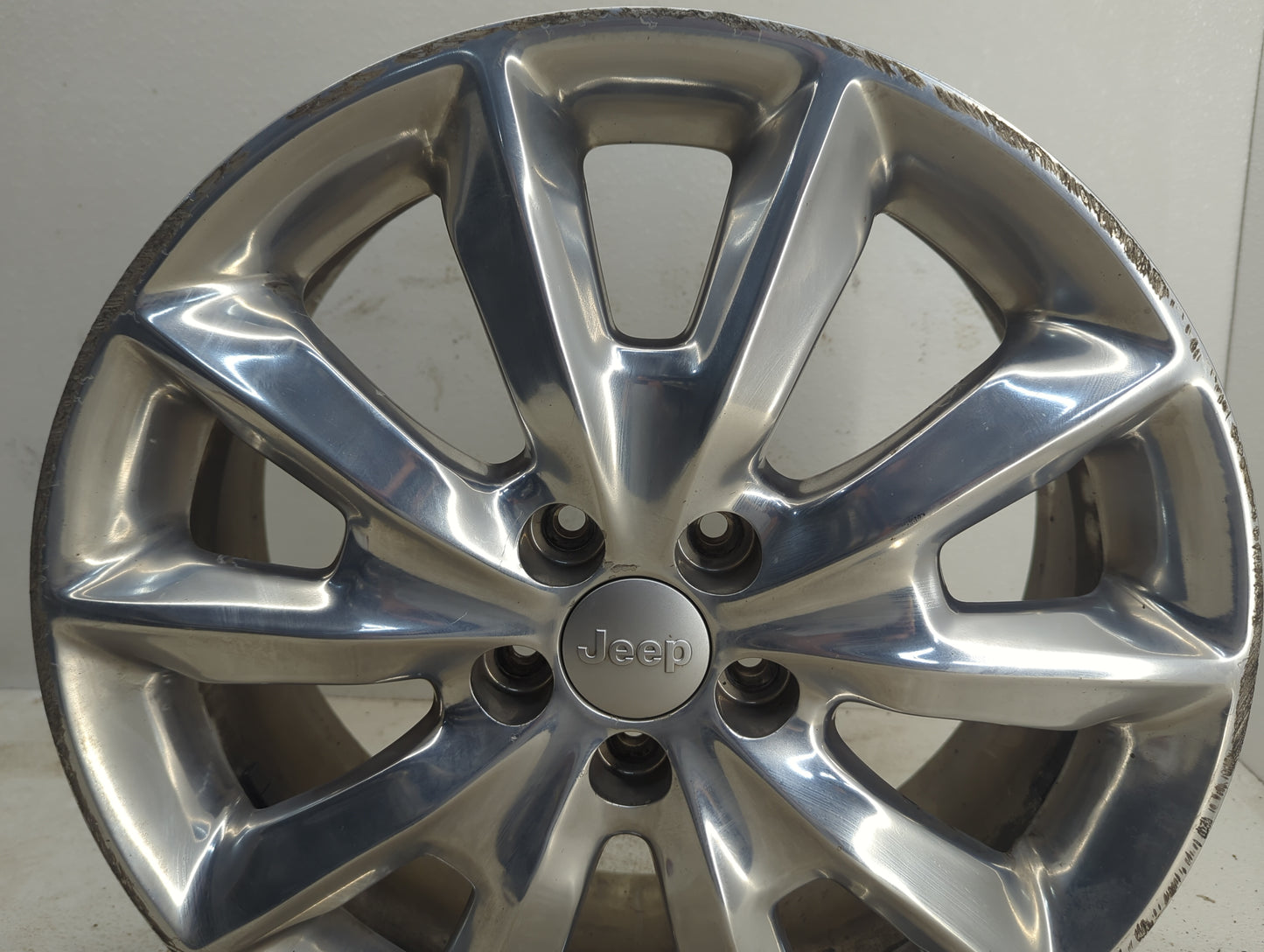 2014-2018 Jeep Cherokee Oem Wheel Rim - Oemusedautoparts1.com