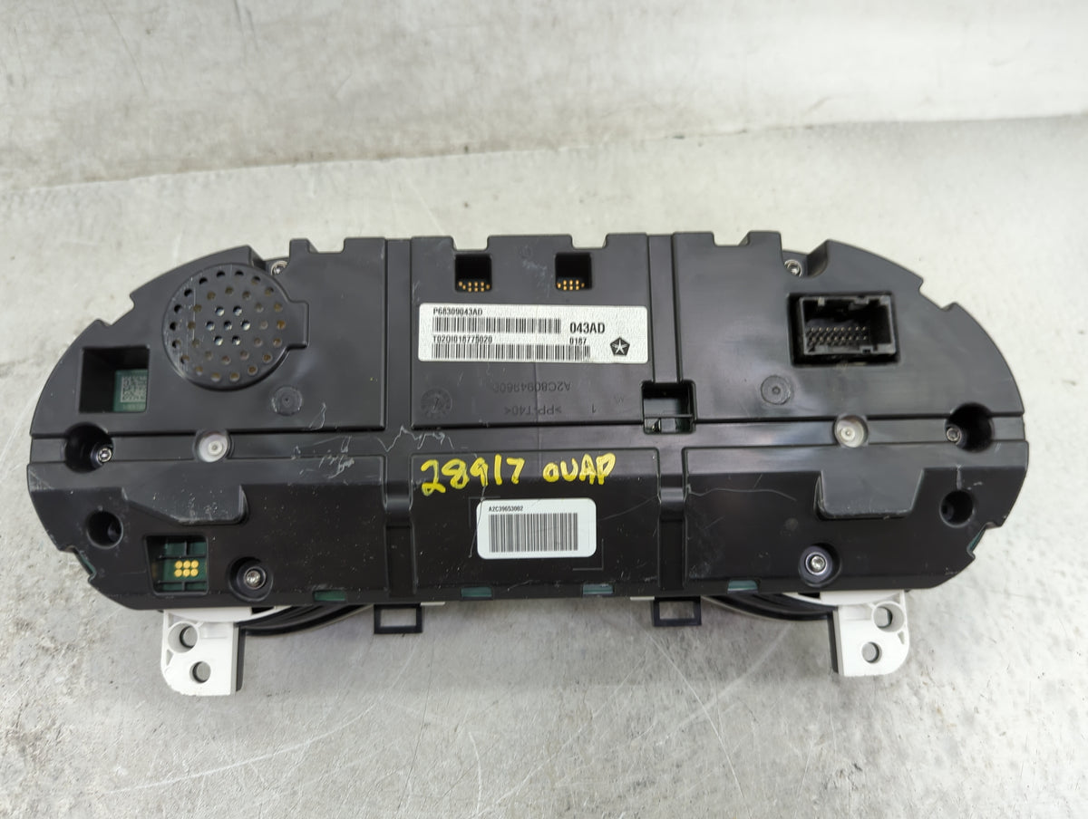 2017-2018 Jeep Cherokee Instrument Cluster Speedometer Gauges P/N:P68309043AD Miles:139K Fits Fits 2017 2018 OEM Used Auto P