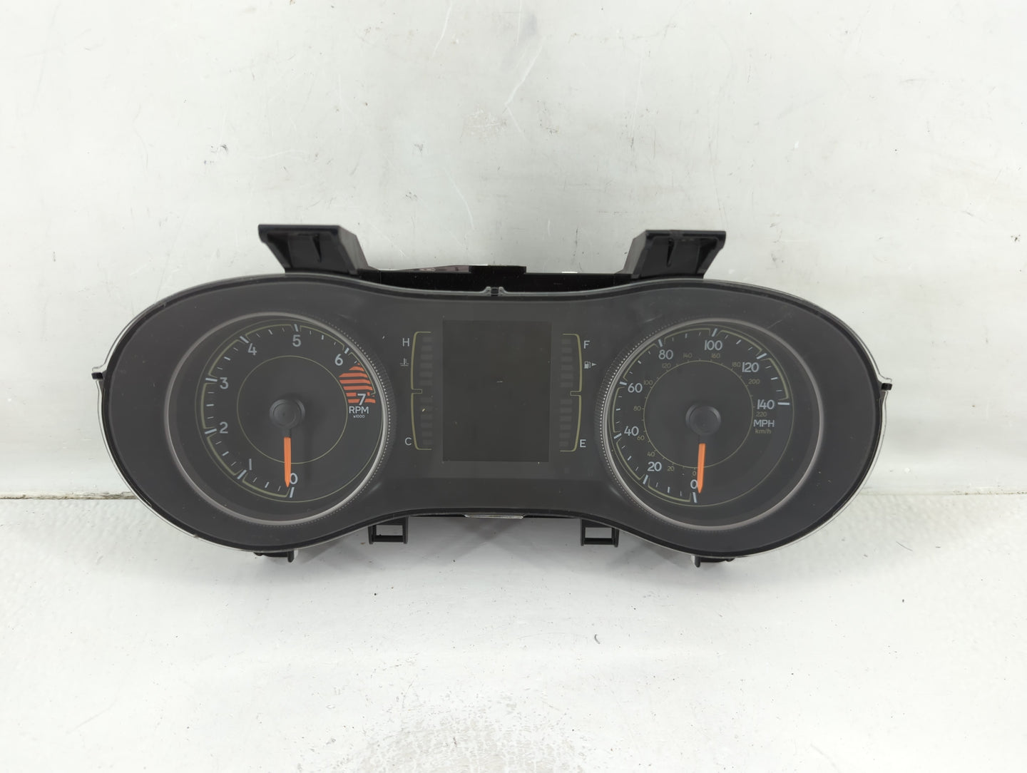 2017-2018 Jeep Cherokee Instrument Cluster Speedometer Gauges P/N:P68309005AD Fits Fits 2017 2018 OEM Used Auto Parts - Oemu