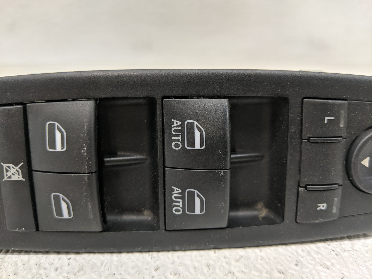 2015-2022 Jeep Cherokee Master Power Window Switch Replacement Driver Side Left P/N:68271206AB Fits OEM Used Auto Parts - Oe