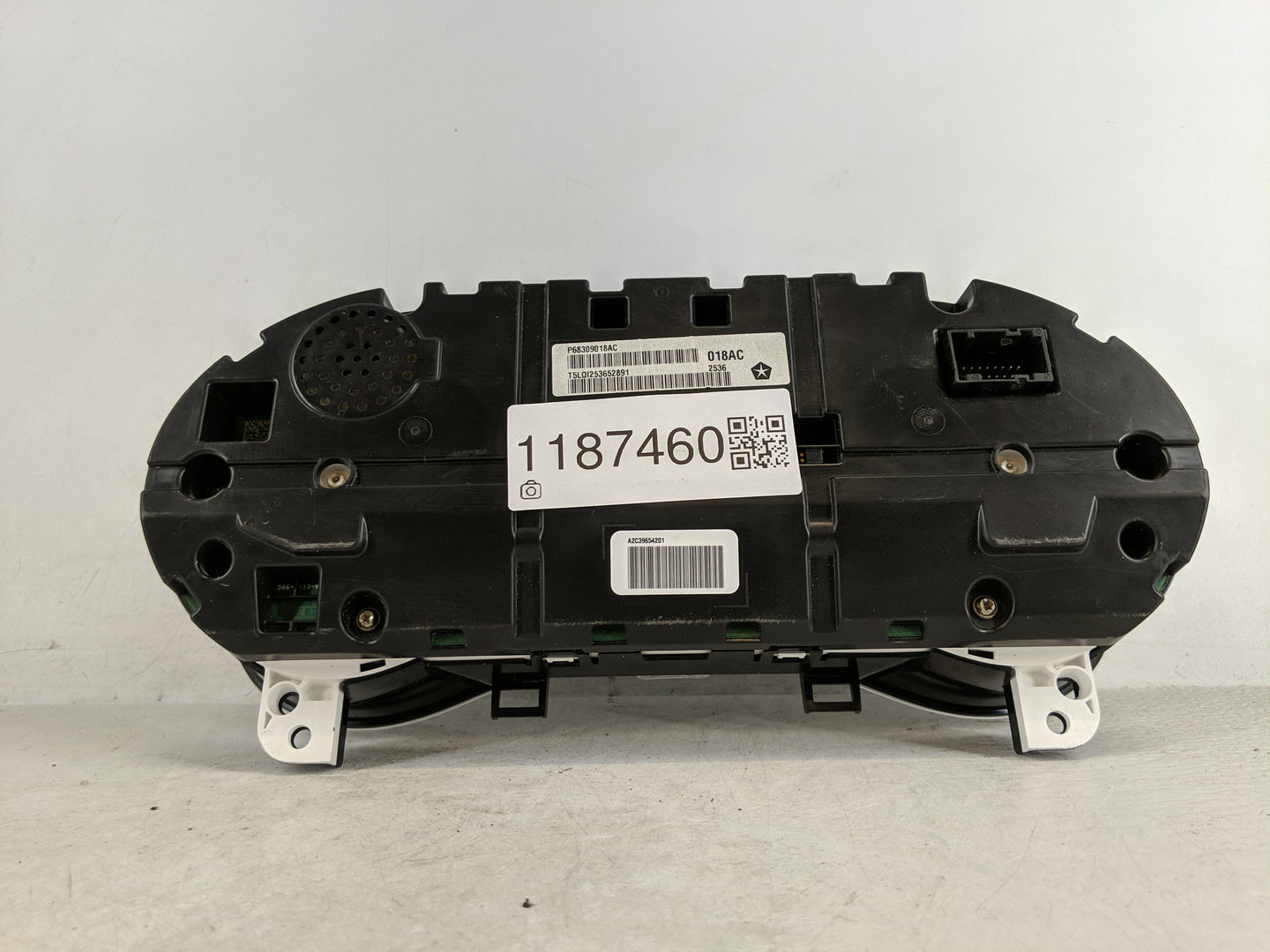 2017-2018 Jeep Cherokee Instrument Cluster Speedometer Gauges P/N:P68309018AC Fits Fits 2017 2018 OEM Used Auto Parts - Oemu