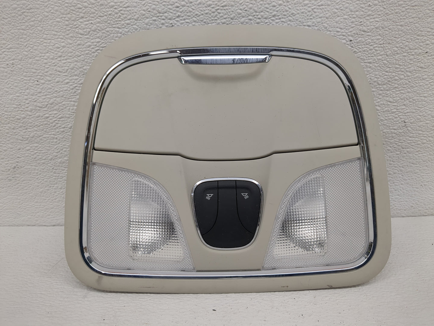 2017 Jeep Cherokee Overhead Roof Console - Oemusedautoparts1.com